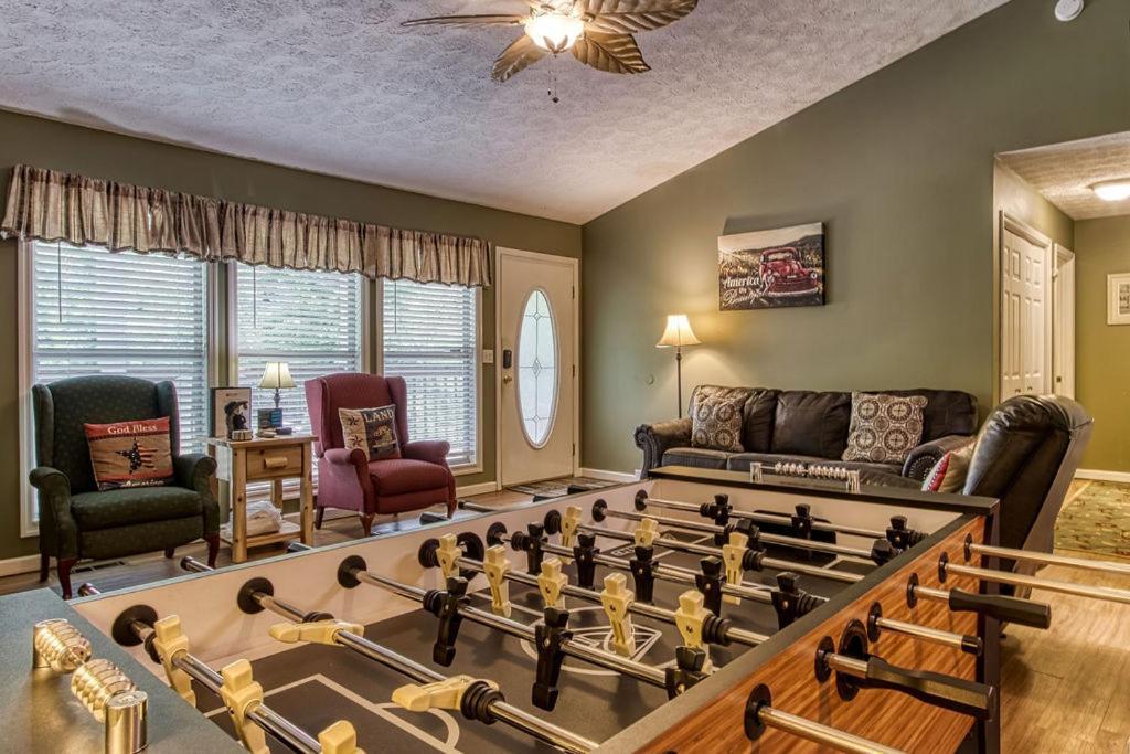 River Song, Near River, Hot Tub, Foosball, Wifi 1089 Free Tickets Each Paid Day, Dollywood And More Севьервилл Экстерьер фото