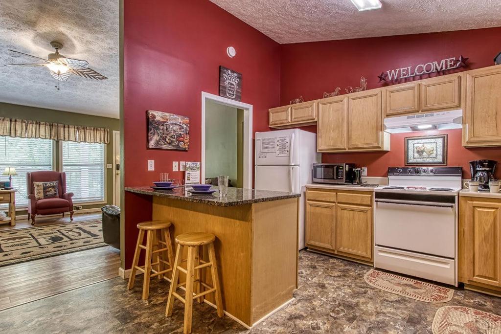 River Song, Near River, Hot Tub, Foosball, Wifi 1089 Free Tickets Each Paid Day, Dollywood And More Севьервилл Экстерьер фото